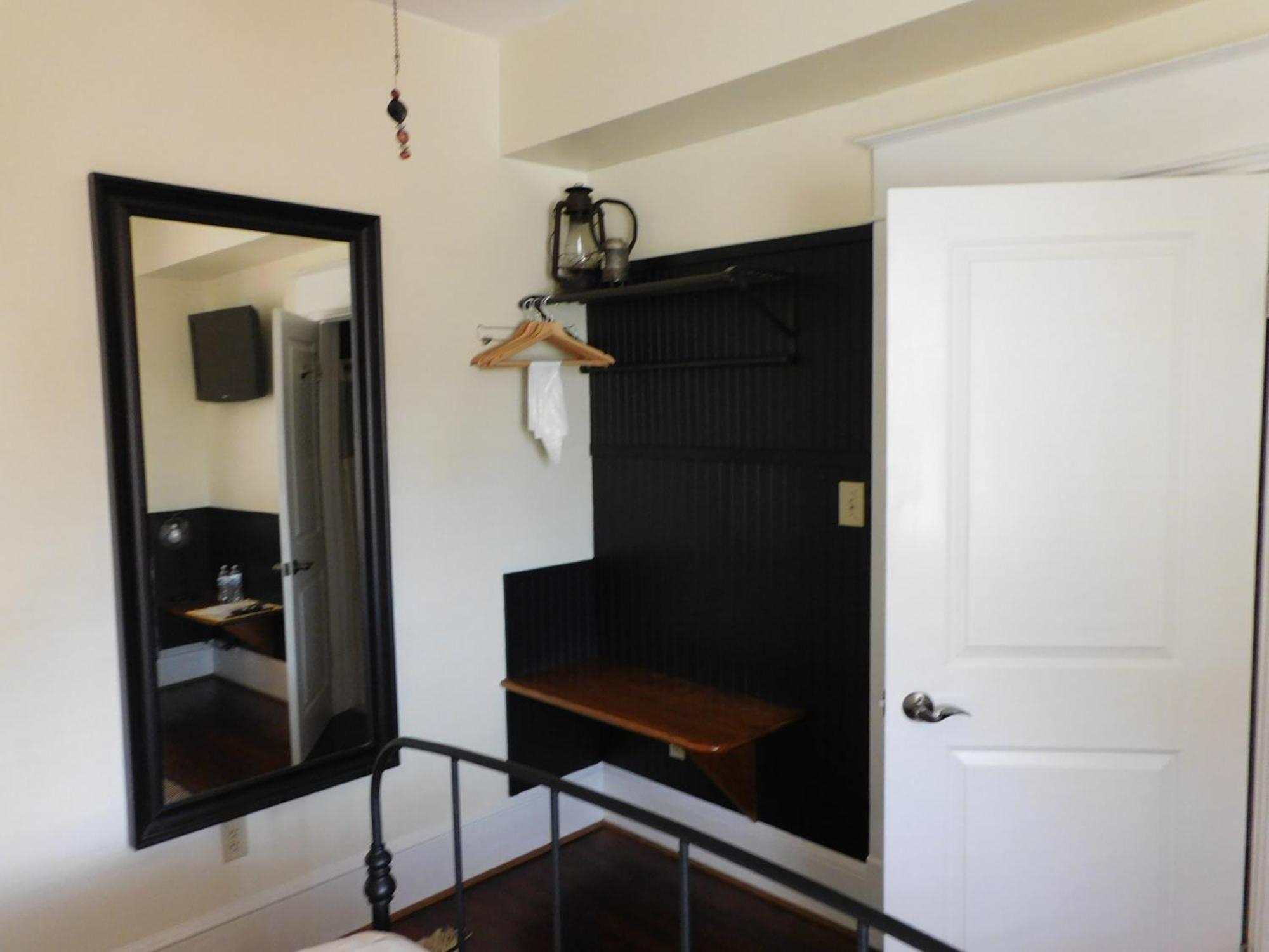 رونوك Black Lantern Inn المظهر الخارجي الصورة