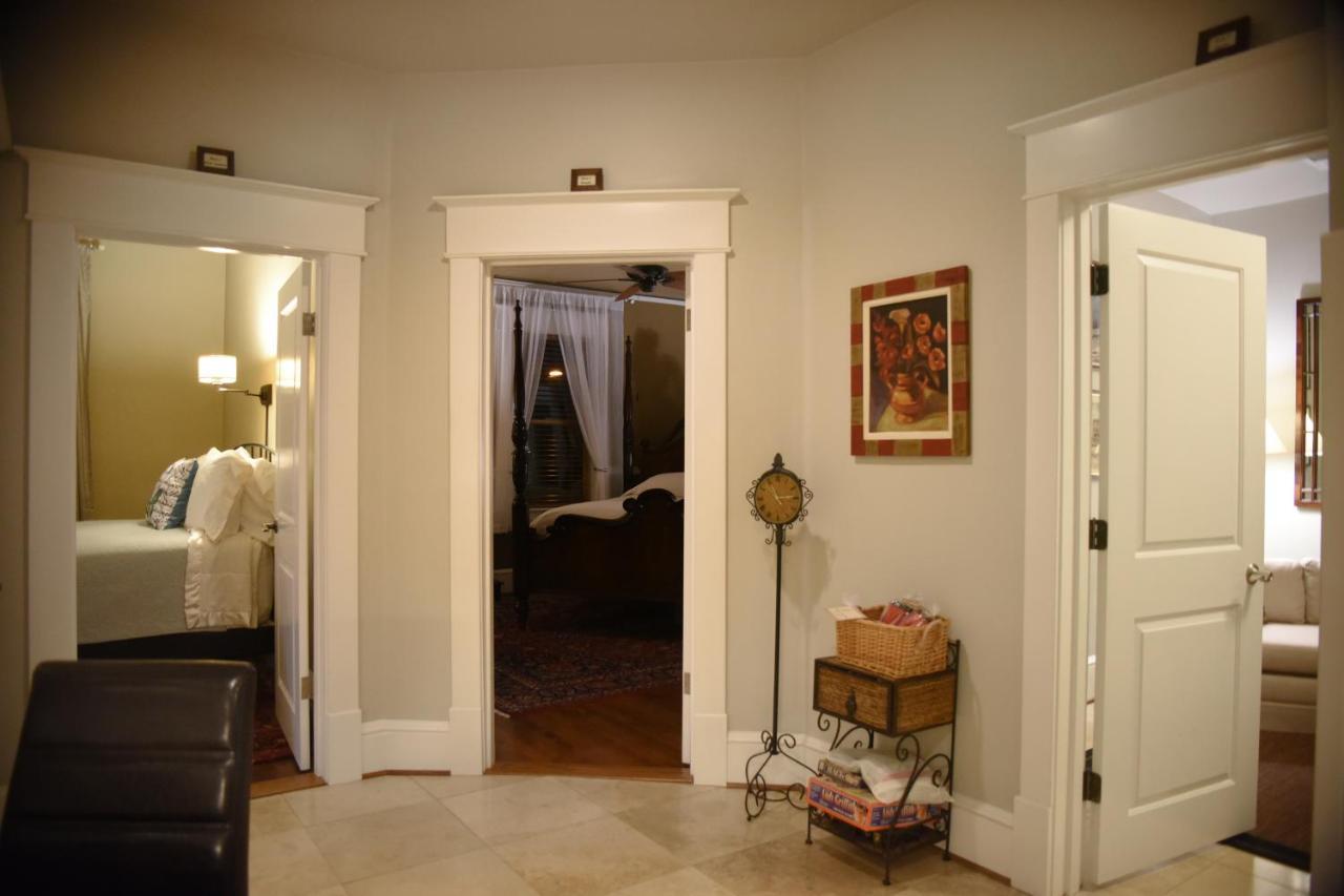 رونوك Black Lantern Inn المظهر الخارجي الصورة